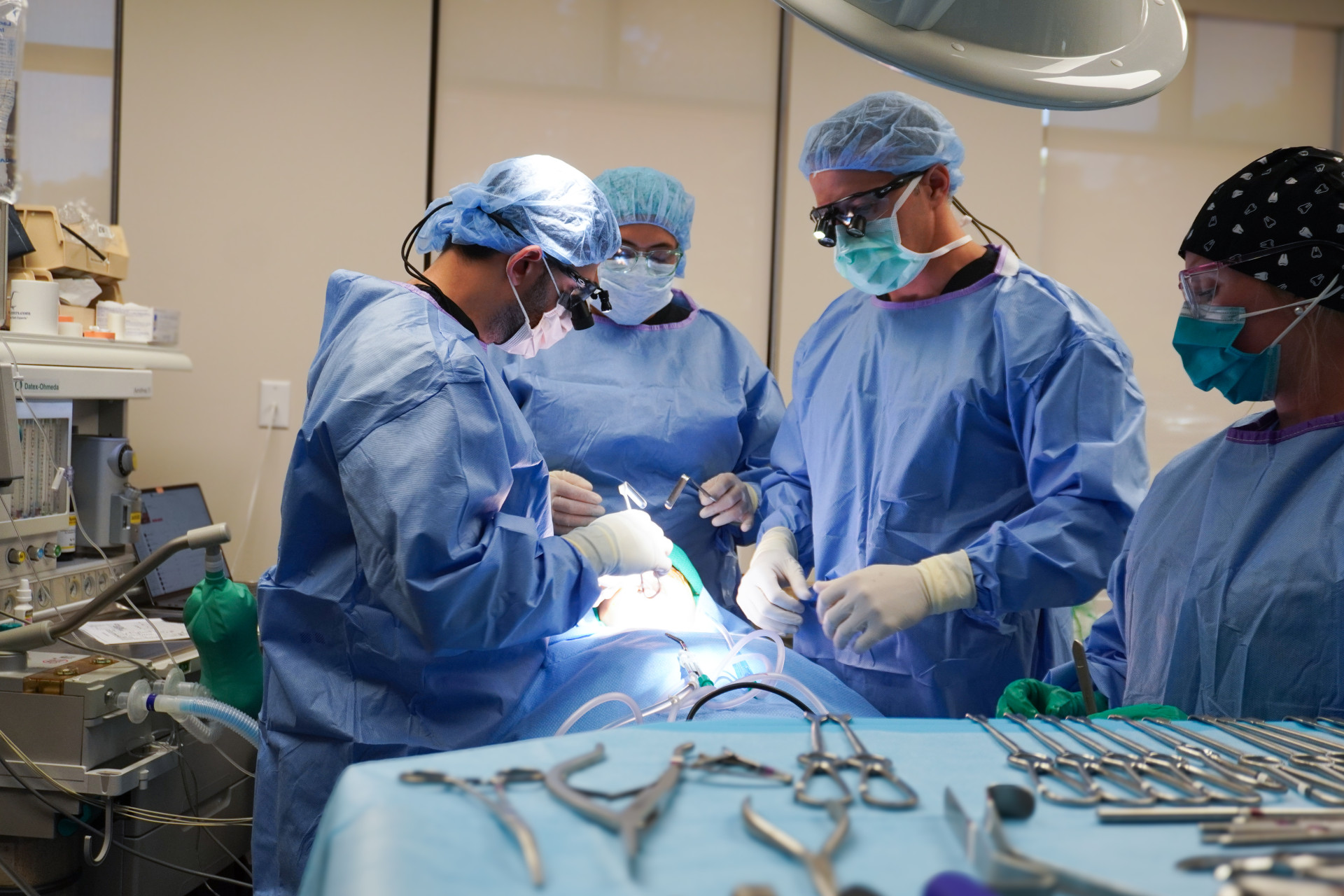 oral surgeons performing jaw surgery